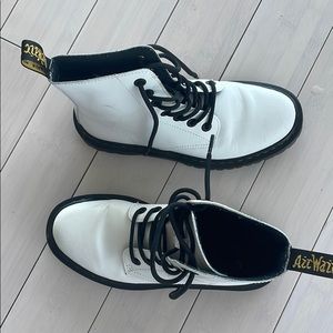 Dr Martens Luana boots, lightly used, size 7 US